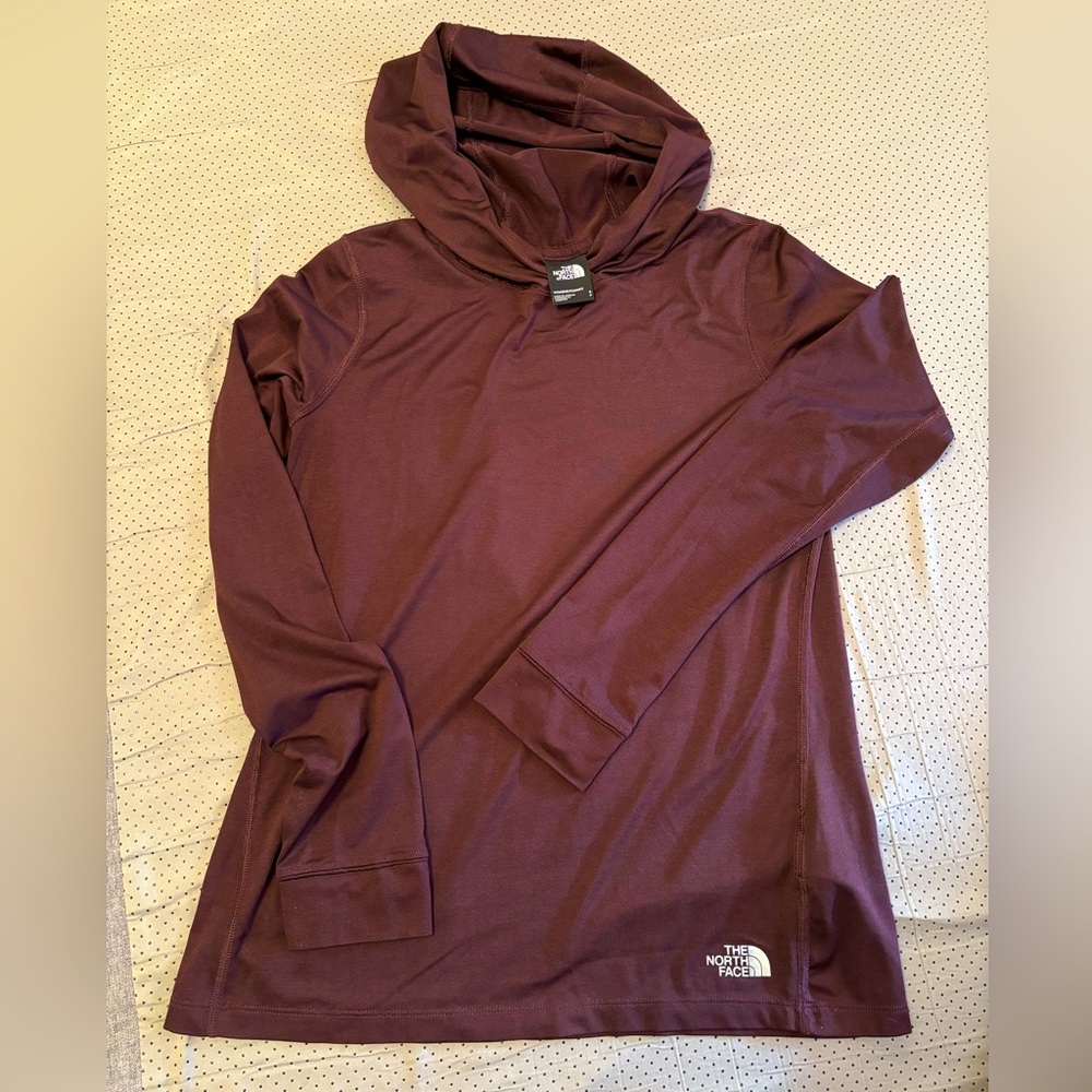 Women’s North Face Dry Fit Pullover Size Small